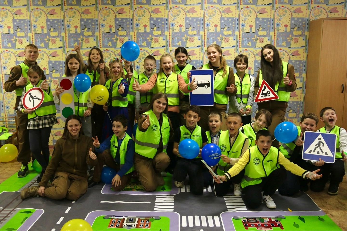 💛 Всесвітній день дитини &mdash; це про усмішки, легкість і щиру атмосферу.