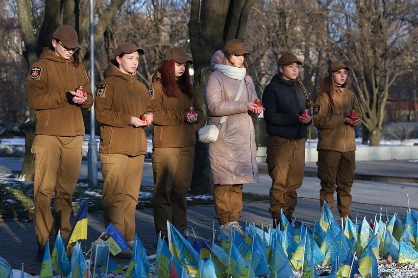 Допомога сім'&lrm;ям загиблих